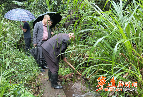 宁远县九疑瑶族乡:开展雨后地质灾害隐患核查_副本_副本500.jpg 宁远县九疑瑶族乡:开展雨后地质灾害隐患核查_副本_副本500.jpg
