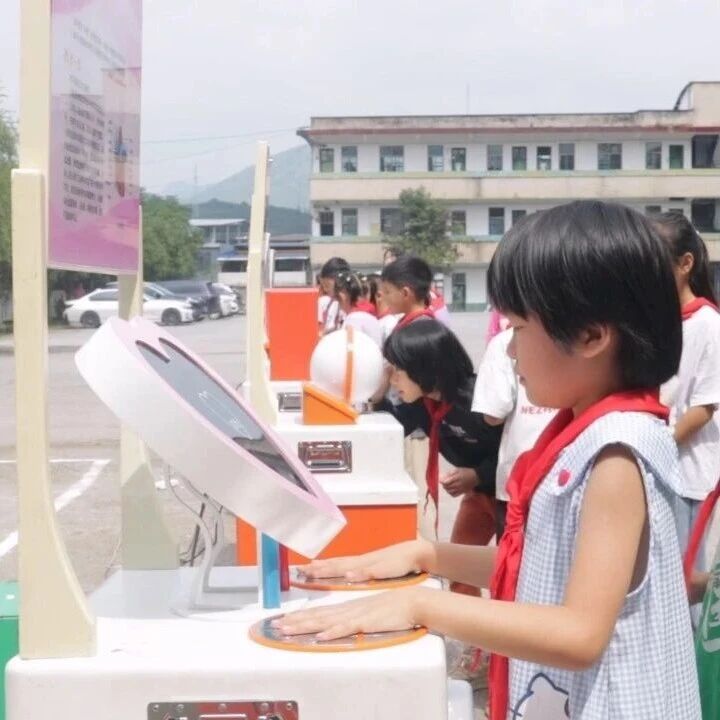 科技之光点亮少年梦