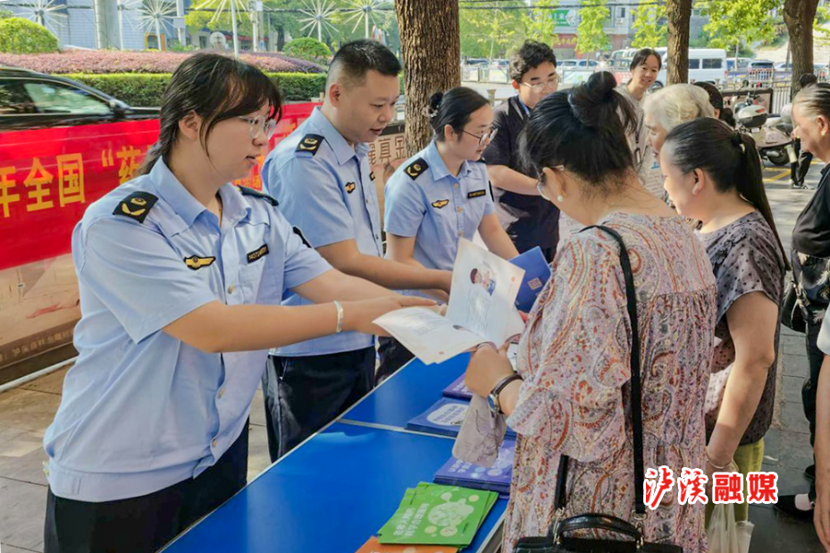 市场监督管理局开展药品宣传周活动.jpg 市场监督管理局开展药品宣传周活动.jpg