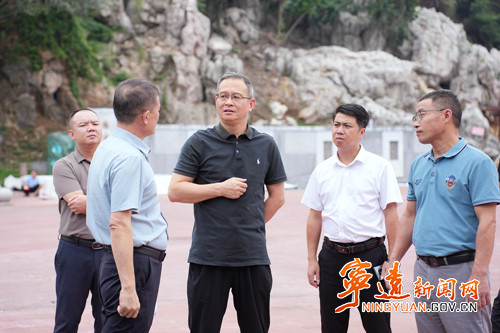 毛政调研“一江两岸”项目建设工作_副本500.jpg
