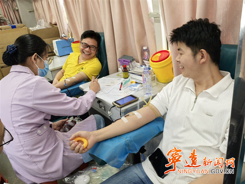 宁远县融媒体中心职工积极参与无偿献血行动_副本500.jpg