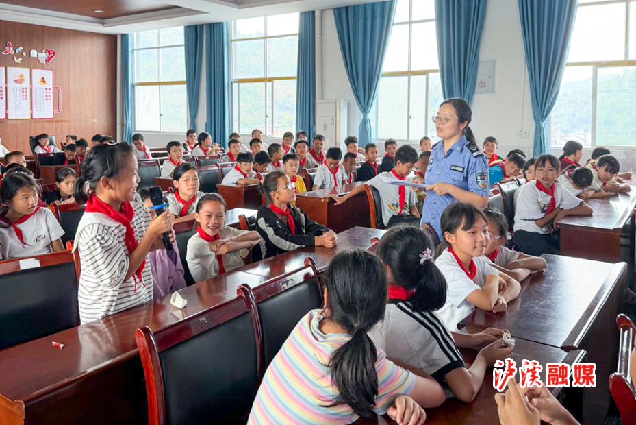 潭溪镇校园普法.jpg2.jpg 潭溪镇校园普法.jpg2.jpg