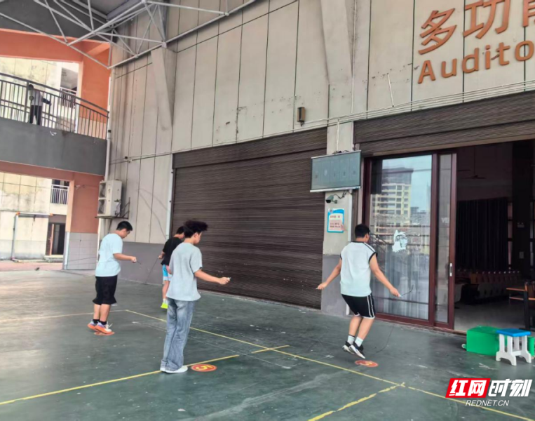 通道县第二届中小学生跳绳比赛开赛