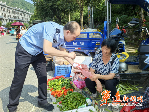 宁远县公安局:开展拉网式宣传巡查_副本500.jpg 宁远县公安局:开展拉网式宣传巡查_副本500.jpg