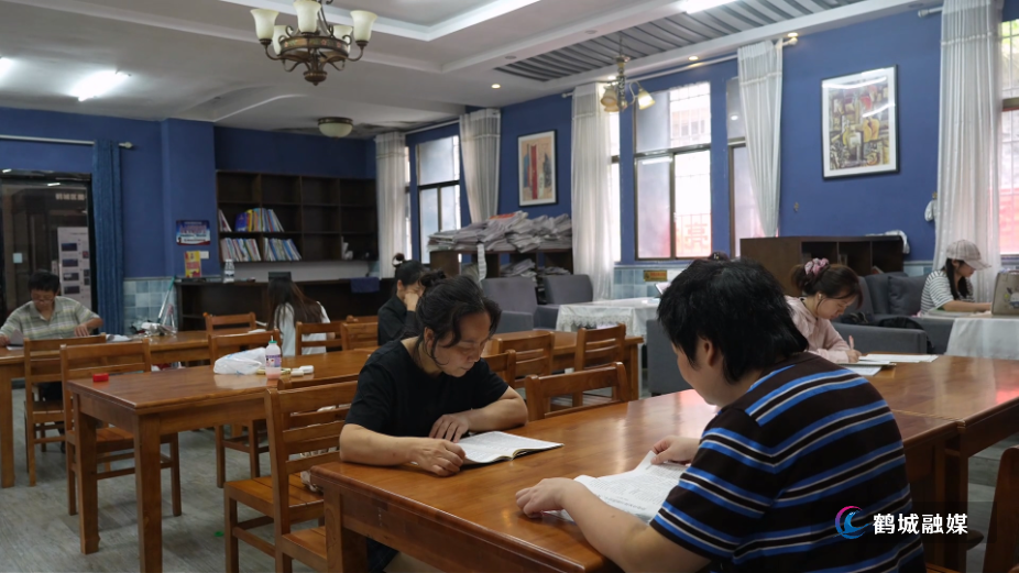 鹤城区图书馆开展国庆系列文化活动.-为丰富广大mp4_20260930_154942.jpg 鹤城区图书馆开展国庆系列文化活动.-为丰富广大mp4_20260930_154942.jpg