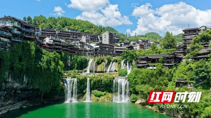 峰林仙境：踏山水长卷 解锁峡谷古镇风光