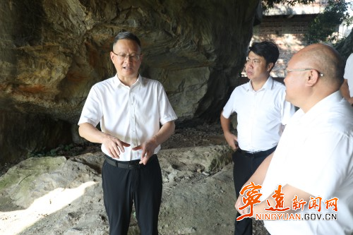 毛政调研溶洞污染排查整治工作_副本500.jpg