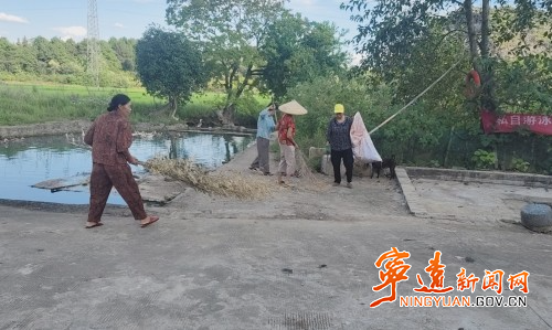 宁远县文庙街道:扮靓村庄欢度佳节2_副本500.jpg 宁远县文庙街道:扮靓村庄欢度佳节2_副本500.jpg
