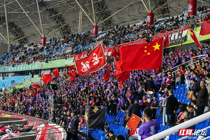 这个国庆为湘超沸腾！岳阳队主场告捷，晋级四强燃动全城