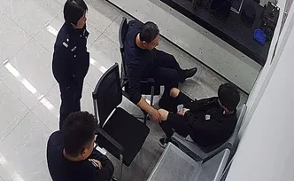 这名湖南00后民警："违规" 三次，救回一命
