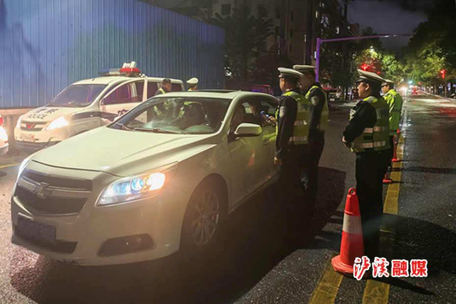 交警保十一安全 畅通 (2).jpg 交警保十一安全 畅通 (2).jpg