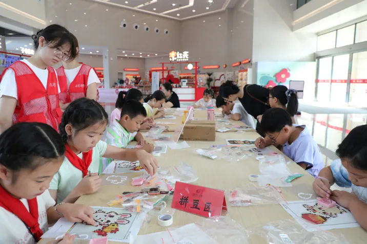 湖南雷锋纪念馆开展“月满中秋童心追‘锋’”主题活动