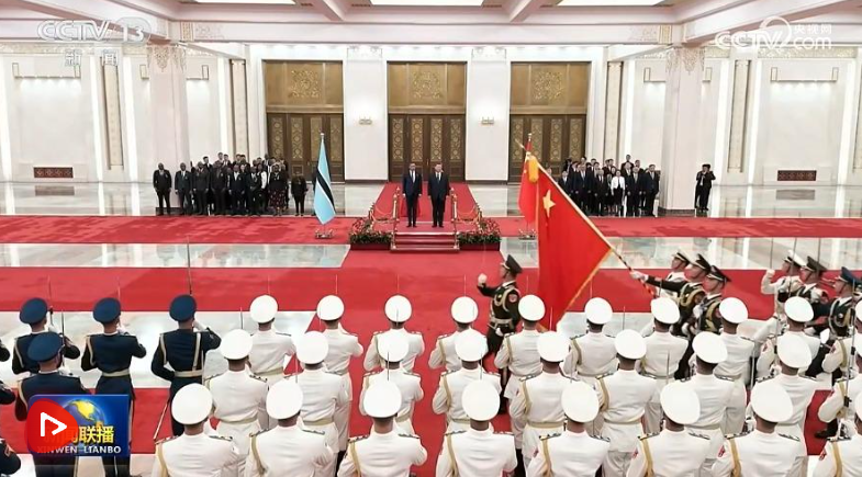 习近平同博茨瓦纳总统博科会谈