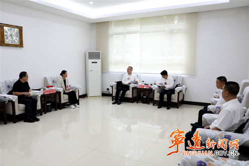 毛政与统战人士代表交流座谈_副本500.jpg 毛政与统战人士代表交流座谈_副本500.jpg