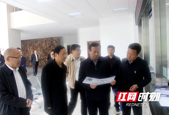 在区人民法院调研.JPG
