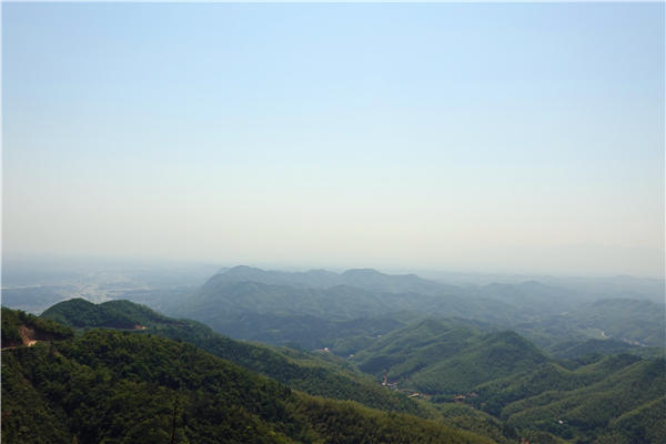 群山含黛.JPG