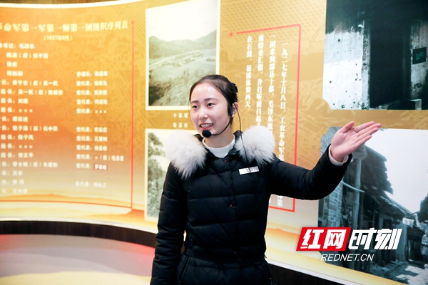 担任讲解员的受助学生张江慧热情洋溢地讲述炎陵红军标语故事.JPG