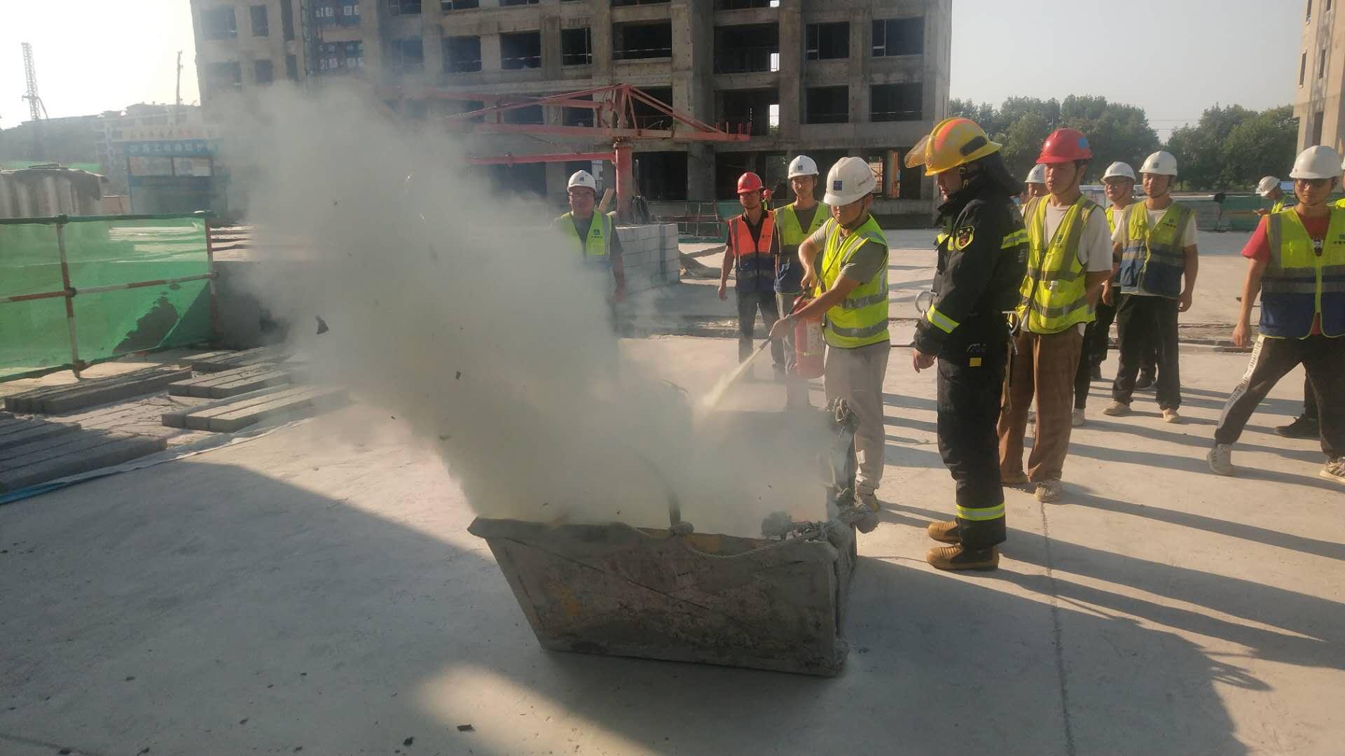 確保建築工地所有人員都能熟知消防知識,熟練掌握滅火逃生和其他處置