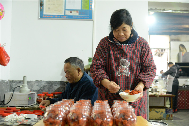 制作霉豆腐.JPG
