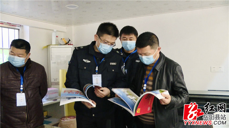 执法人员开展文化市场大检查 (4).JPG
