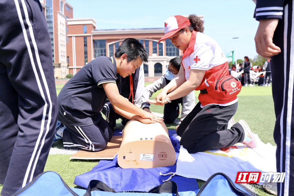衡阳市启动“世界红十字日”主题宣传活动 应急救护知识进校园
