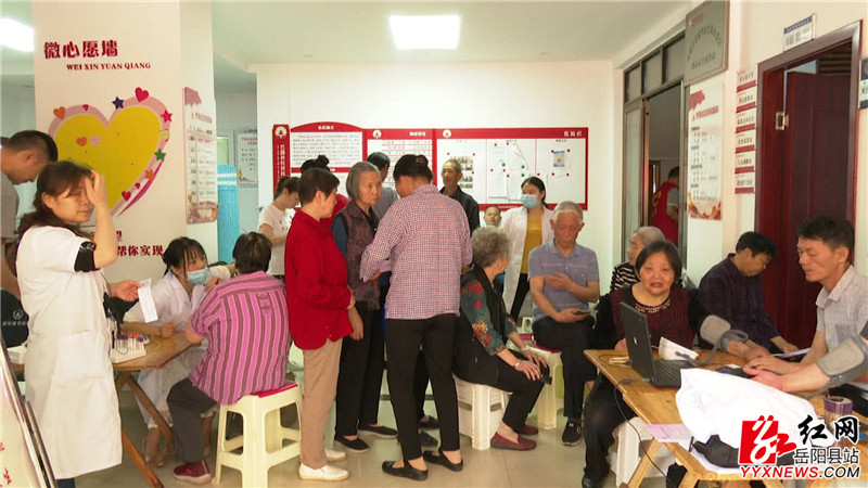 义诊现场 (1).JPG