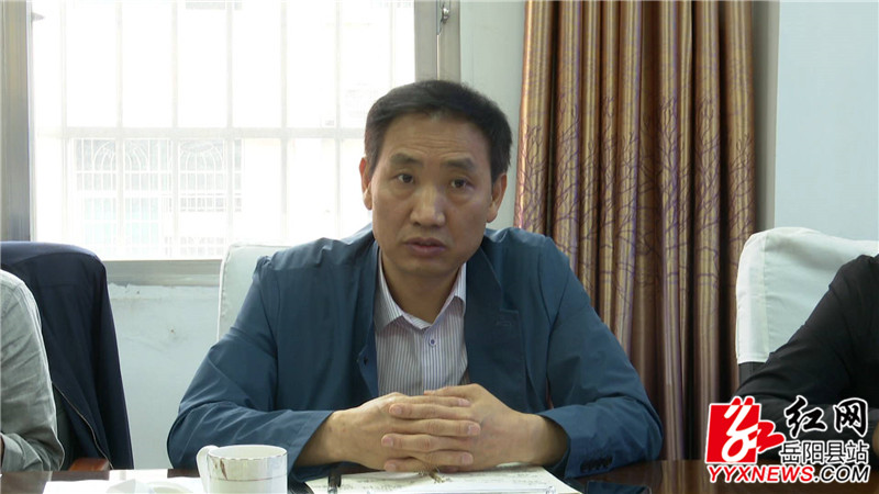 周里讲话.JPG