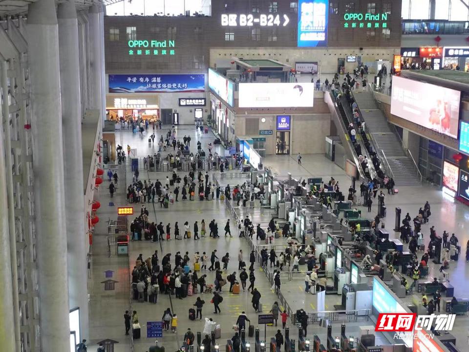 应对节后首个返程高峰  长沙南站加开列车31趟