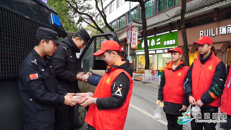 元宵节送汤圆+志愿服务暖人心9.JPG