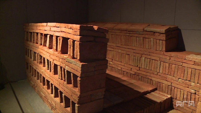 距今超1400年 湖南湘潭展出一批隋代墓葬文物