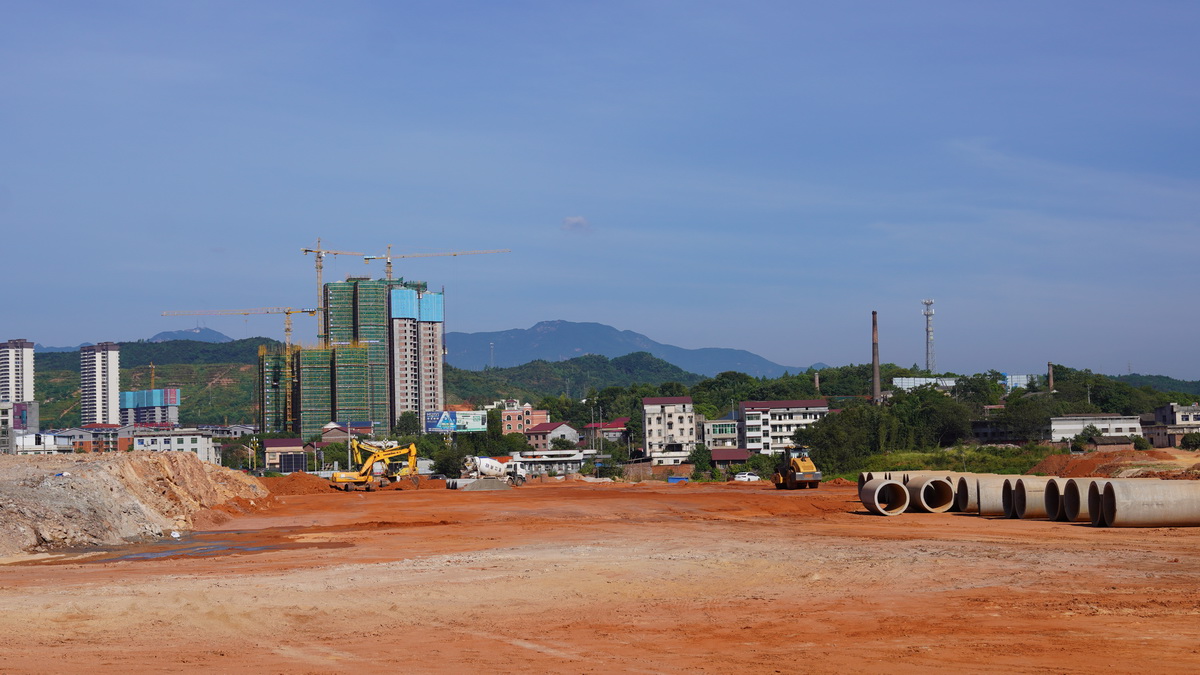 8月23日，县委书记戴新贤专题调研高新开发区内黄花路片区、金龙片区、金龙片区项目建设工作 (1) (2).JPG