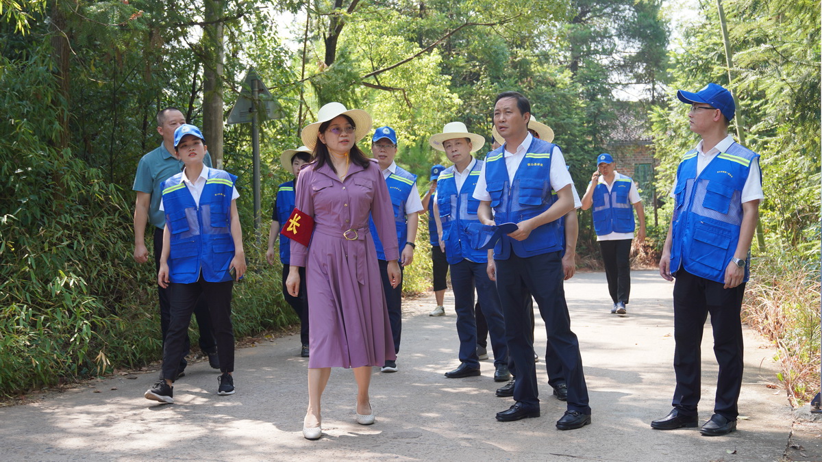 8月25日，市委常委、市纪委书记、市监委主任丁芬督导检查我县疫情防控、安全生产、防旱抗旱以及林长制等工作落实情况 (3) (2).JPG