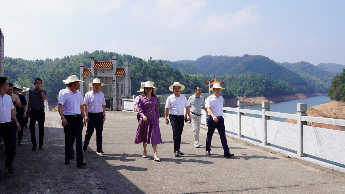8月25日，市委常委、市纪委书记、市监委主任丁芬督导检查我县疫情防控、安全生产、防旱抗旱以及林长制等工作落实情况 (1) (2).JPG