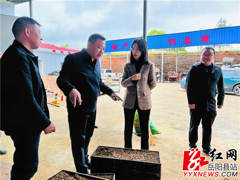 农业合作社考察.JPG