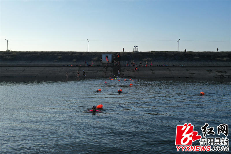 畅游龙溪坝水库1.JPG