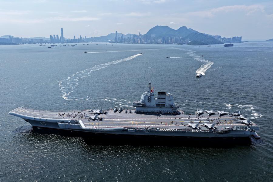 飞机山东领导的海军舰队最终访问了香港