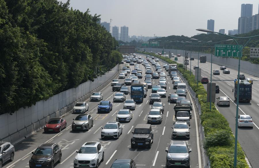 随着充电网络的扩展，中国国庆假期旅行是绿色