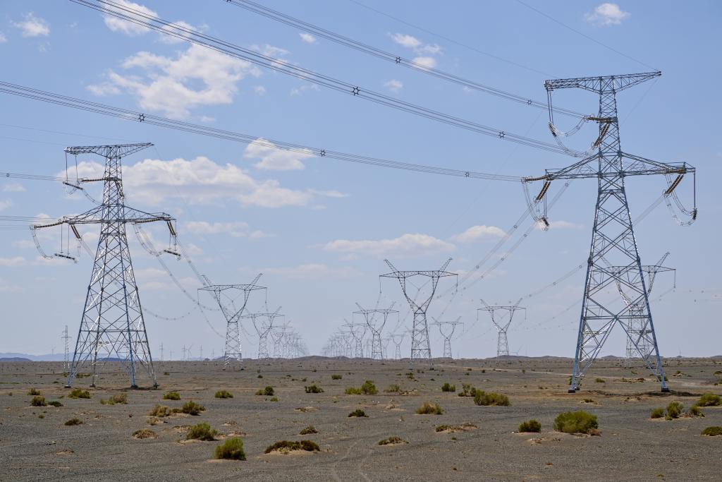 前三季度新疆对外送电量突破1000亿千瓦时，新能